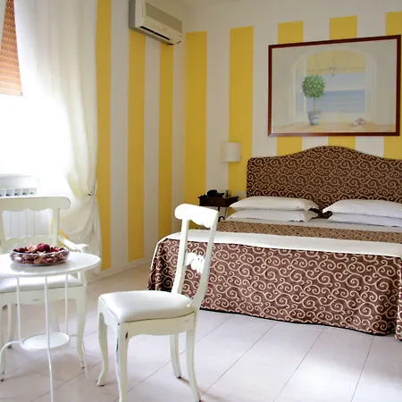 Alex Hotel
