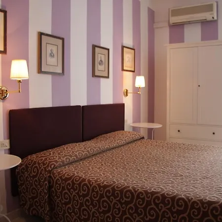 Alex Hotel 3*