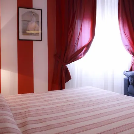 Hotel Alex 3*