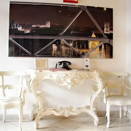 Alex Hotel