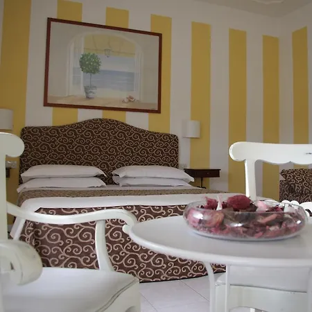 Alex Hotel 3*